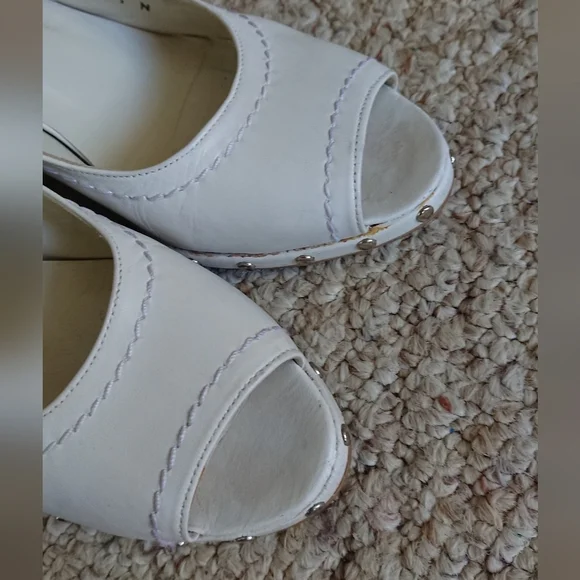 Stuart Weitzman white leather peep toe wedges size 6.5N - Picture 7 of 14